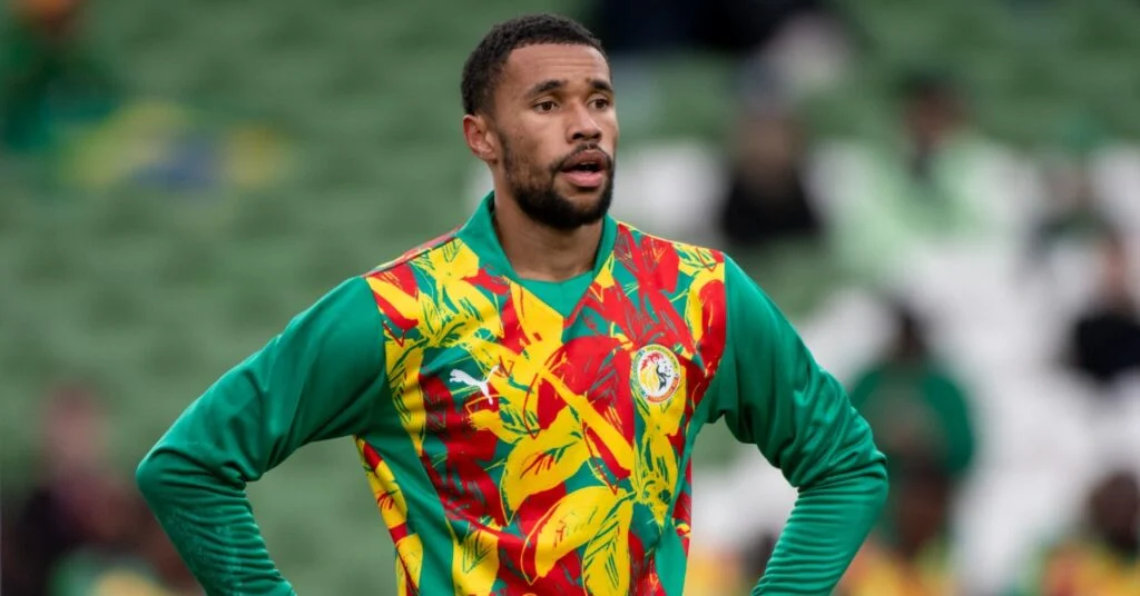 Yéhvann Diouf en discussion après la finale de la CAN