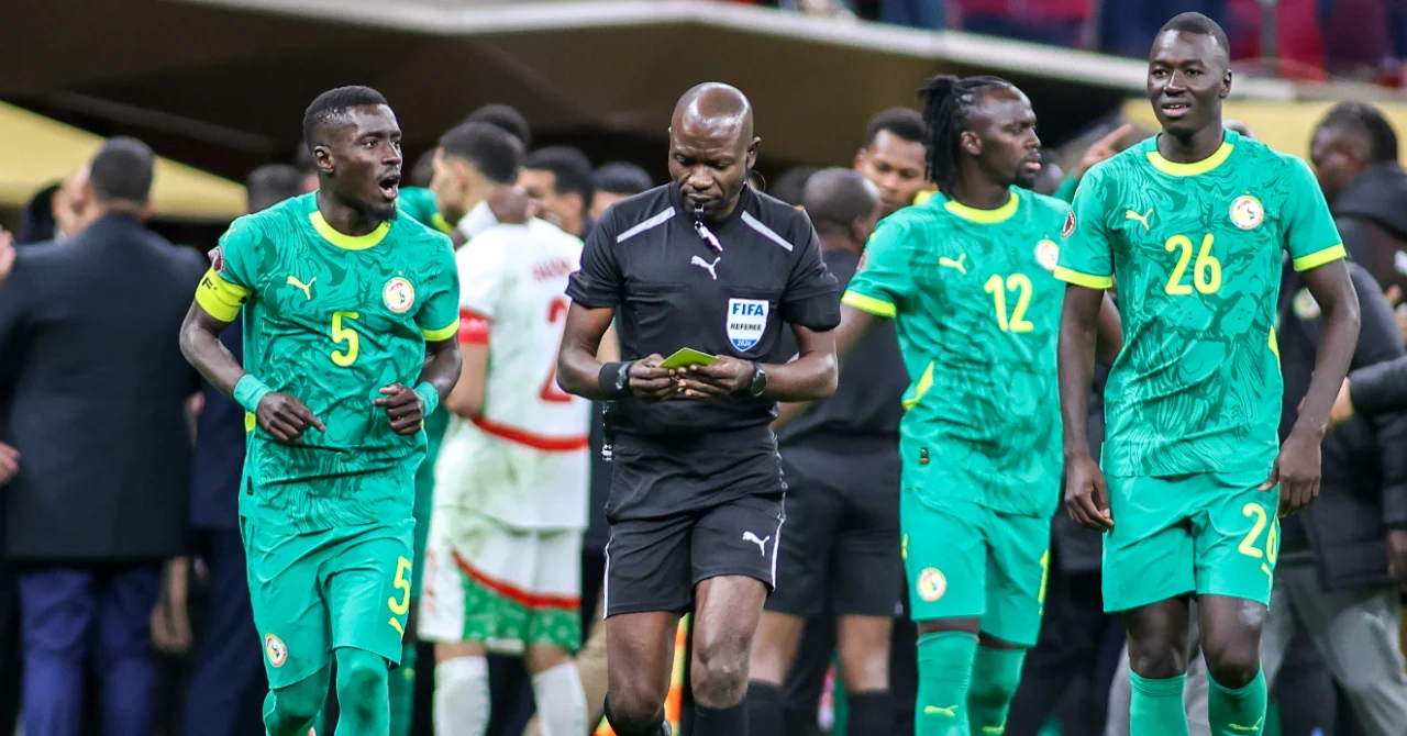 Arbitrage décisif : Jean-Jacques Ndala en action lors d'une finale CAF