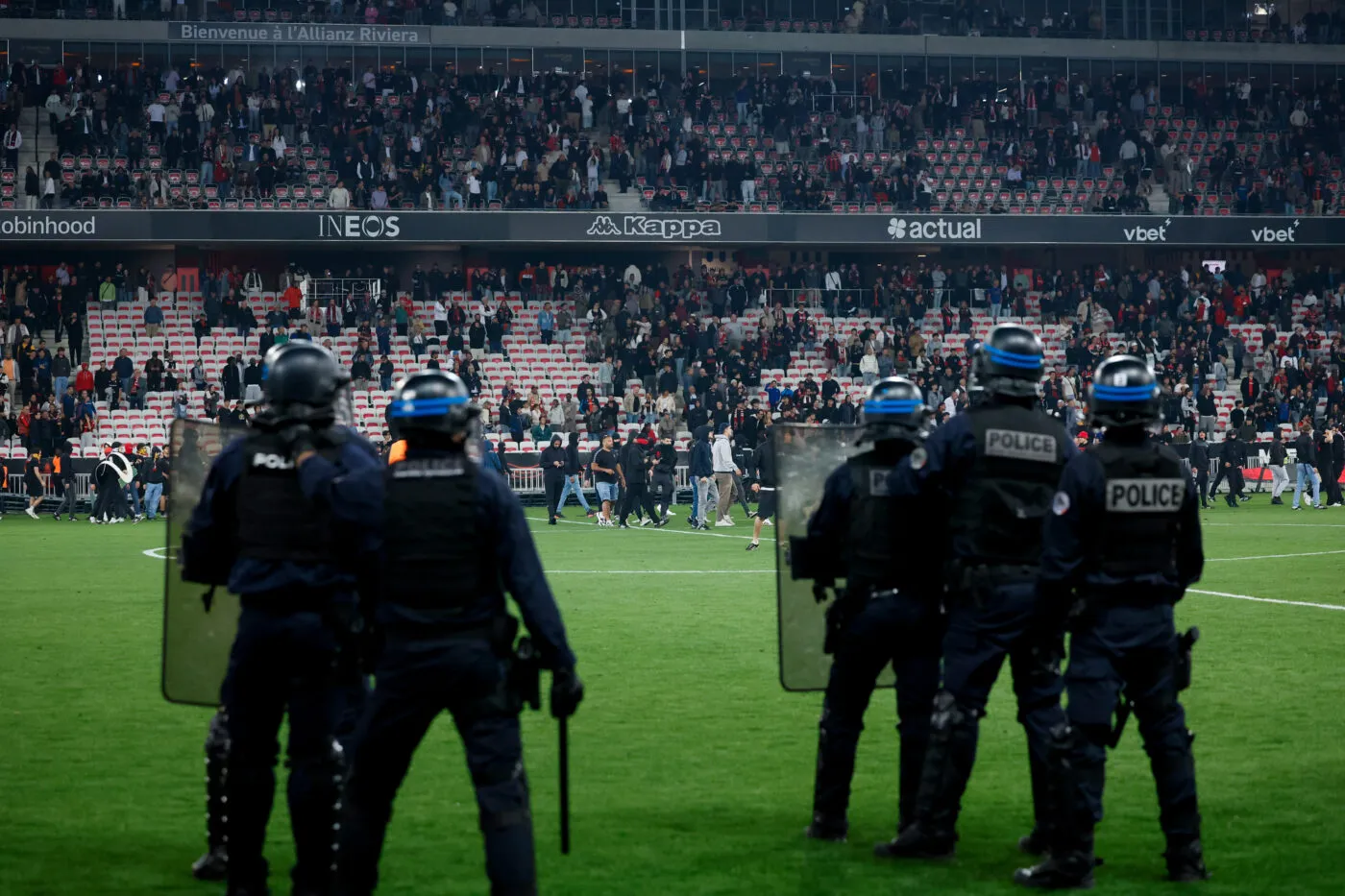 Nice sanctionné avant son duel décisif face à Saint-Étienne