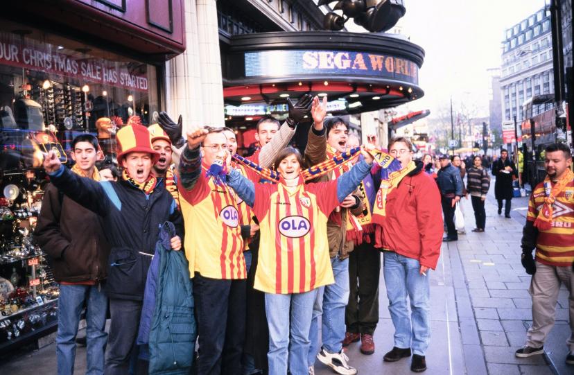 ambiance dans les rues de Londres avant le match
