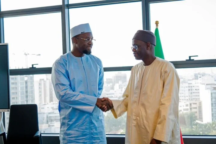 Passation de service à la Primature entre Ousmane Sonko et Al Aminou Lo