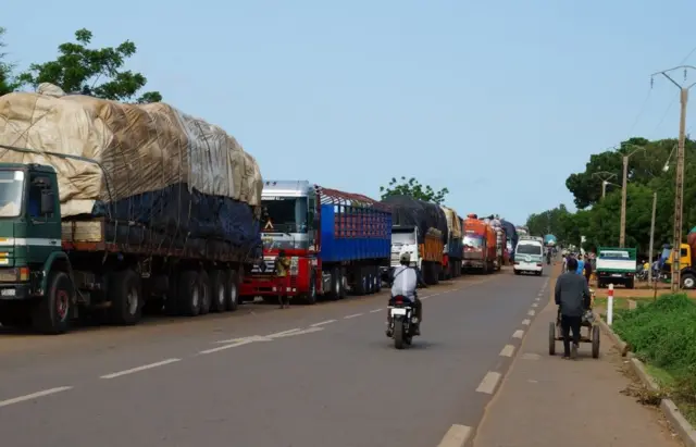 Discussions entre représentants du Bénin et du Niger pour la réouverture de leur frontière fermée depuis 2023