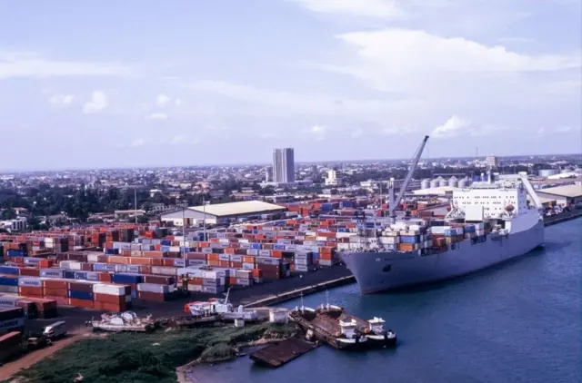 Le port de Cotonou, vitale pour l’économie nigérienne, a subi de plein fouet la crise