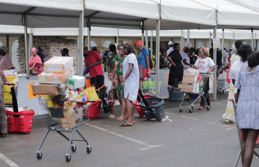 marché organisé par la centrale d'achat du Gabon à angondjé