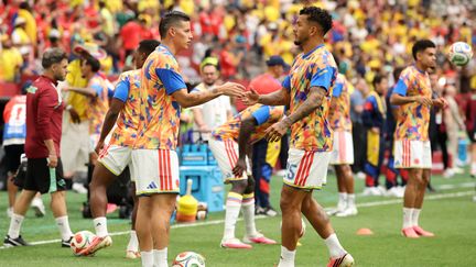 James Rodriguez et Luis Suarez de l'équipe de Colombie, s'échauffent avant le match de huitièmes de finale de la Coupe du Monde de la FIFA 2026 opposant la Suisse à Vancouver (Canada), le 7 juillet 2026.