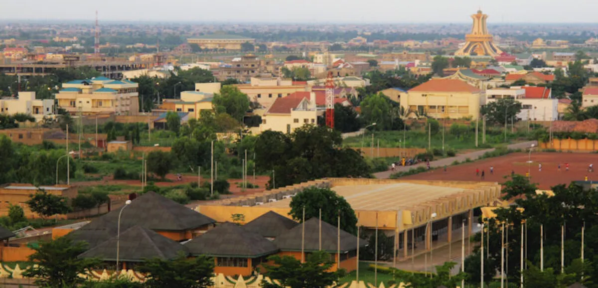 Fermeture de l'ambassade du Burkina Faso en France : les diplomates rentrent à Ouagadougou