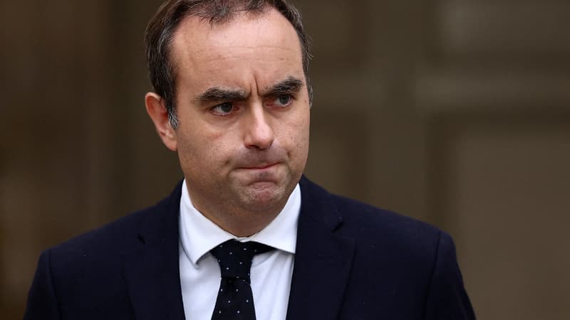 Le Premier ministre Sébastien Lecornu lors d'un déplacement à Matignon le 14 octobre 2025