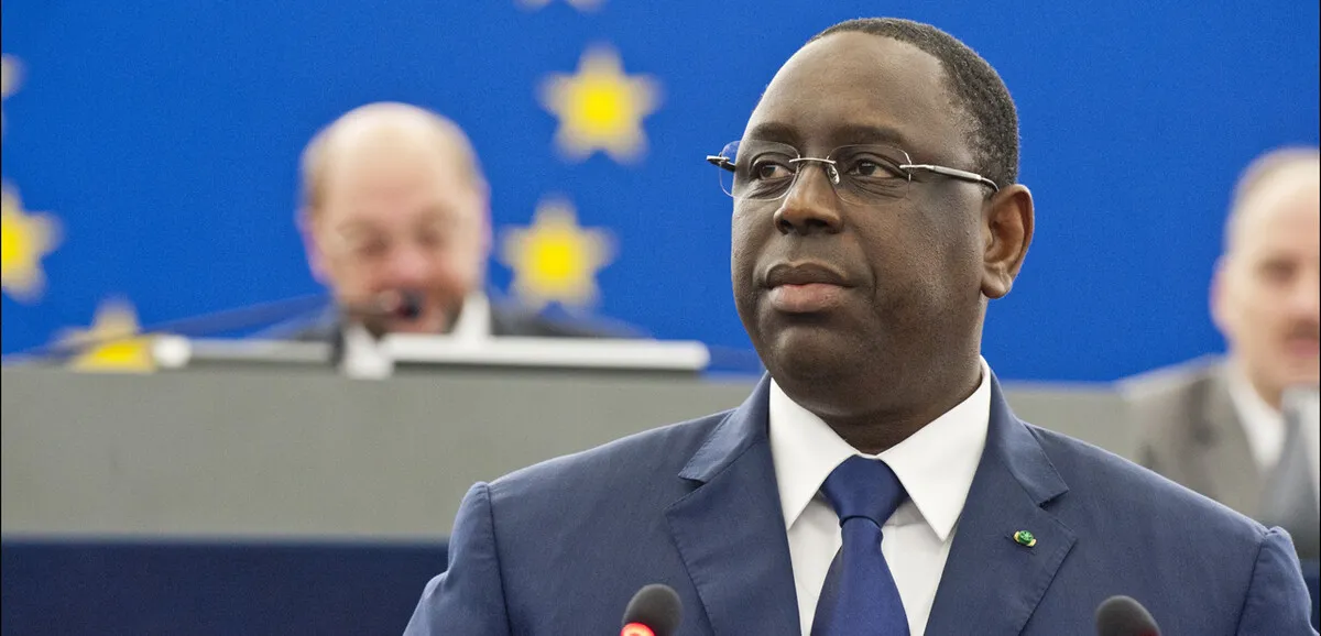 Retour controversé de Macky Sall à Dakar : polémique autour de sa visite