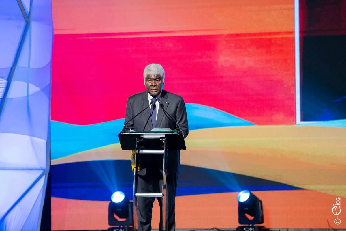 Le Premier ministre ivoirien s'adresse aux investisseurs lors du Groupe Consultatif du PND 2026-2030