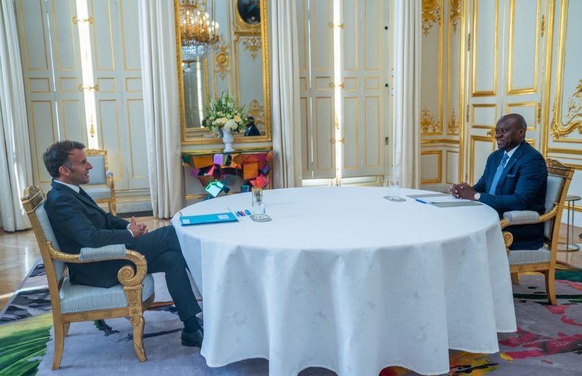 Les présidents Macron et Oligui Nguema en tête-à-tête à l'Élysée