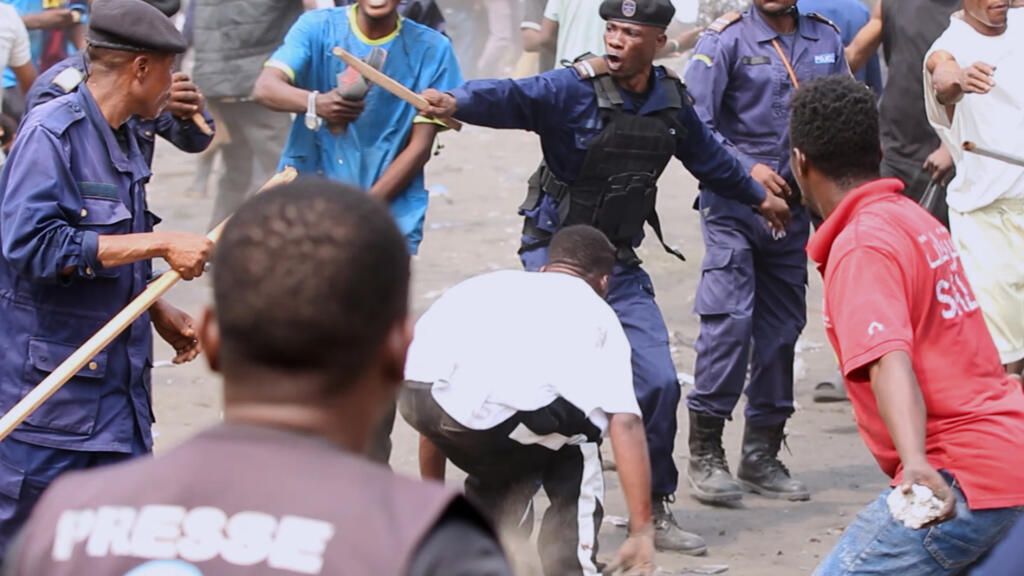 Affrontements entre forces de l'ordre et manifestants à Kinshasa lors d'une manifestation en juin 2026 contre un projet de révision constitutionnelle (photo d'illustration).