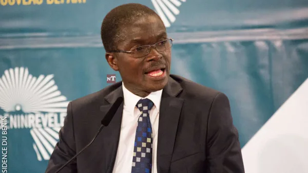 Lazare Maurice Sehouéto lors d'un débat