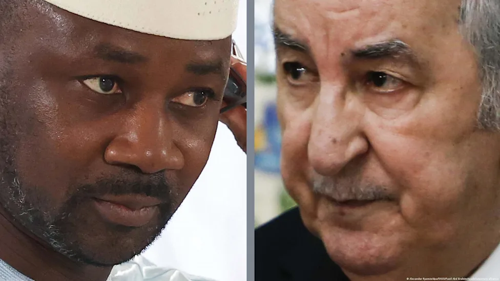 Drapeaux de l'Algérie et du Mali côte à côte symbolisant un rapprochement diplomatique