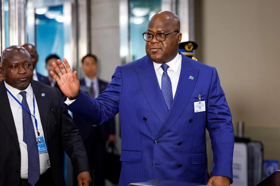 Portrait officiel du président Félix Tshisekedi en discussion politique