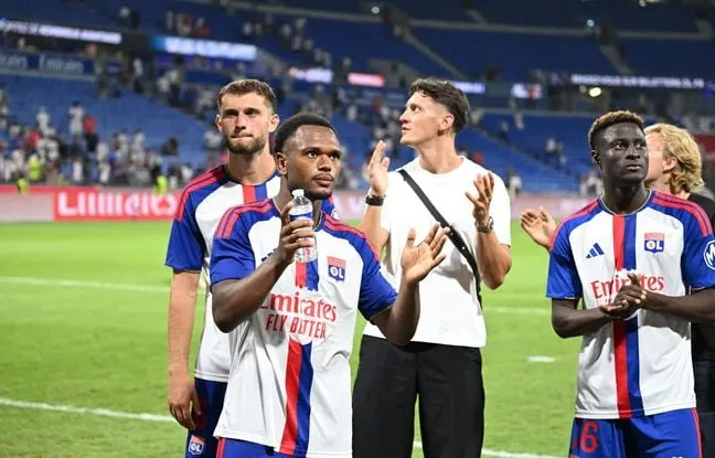 action sur le terrain lors du match entre l'olympique lyonnais et le havre